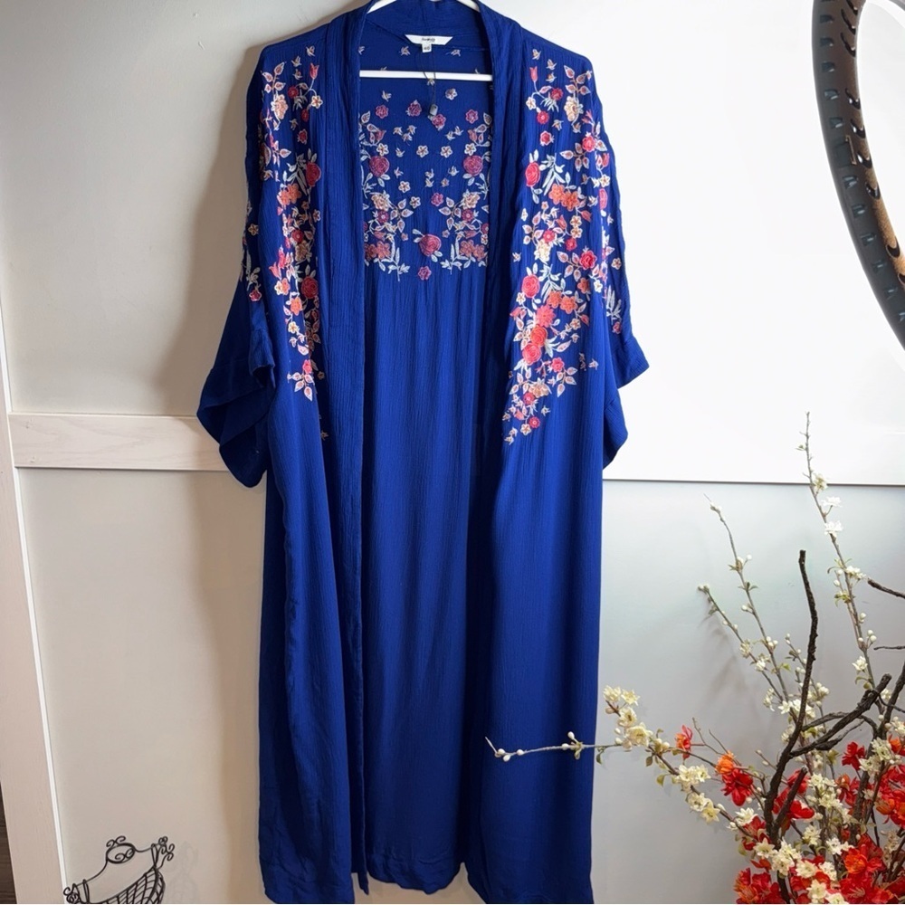 Floral Embroidered Blue Kimono with embroidery.  Reminiscent of Johnny Was
